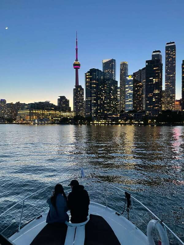Toronto: Private Luxury Yacht Sightseeing Cruise & Prosecco - What to Expect from the Toronto Yacht Cruise