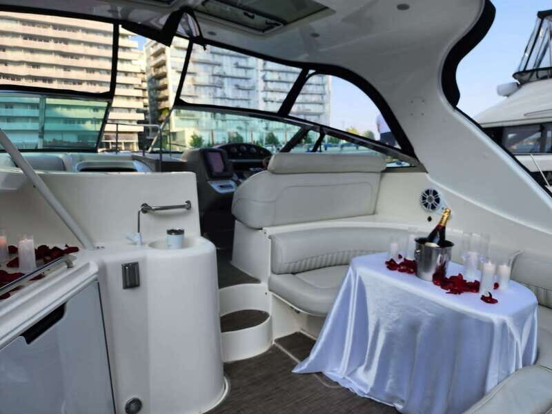 Toronto: Private Luxury Yacht Sightseeing Cruise & Prosecco - Practical Details and Tips
