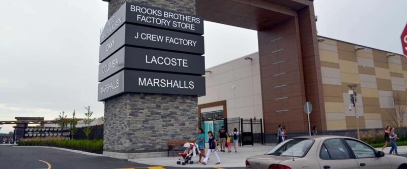 Toronto: Private Niagara Tour & Shopping at Niagara Outlet - Key Points