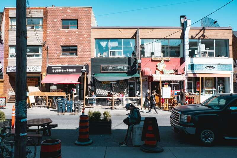 Toronto: Private Small Group City Tour with Local Guide - Key Points