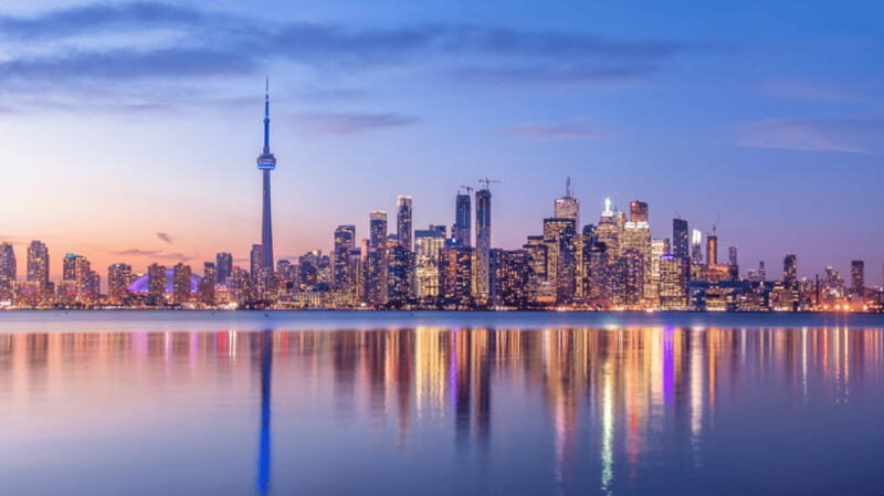 Toronto: Small Group Night Tour with Harbour Boat Cruise - A Detailed Look at the Experience