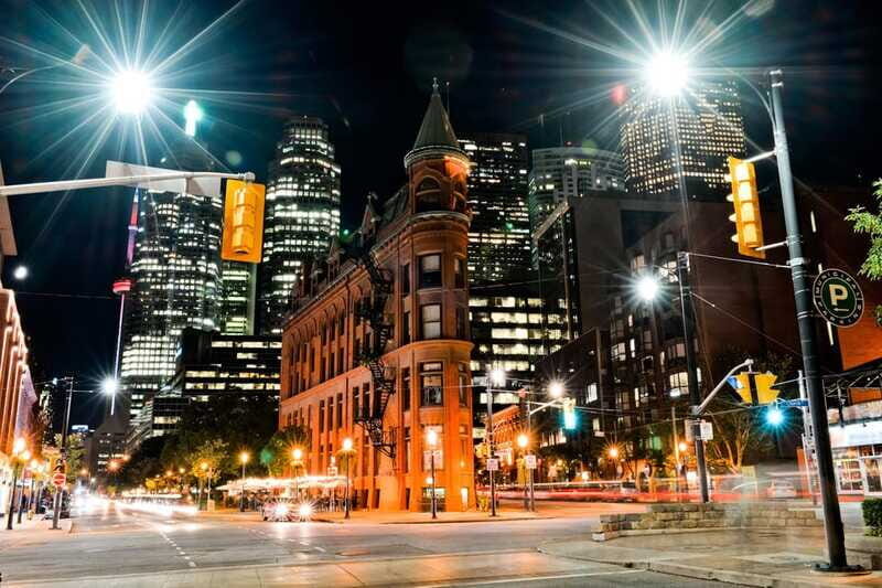 Toronto: Small Group Night Tour with Harbour Boat Cruise - FAQ