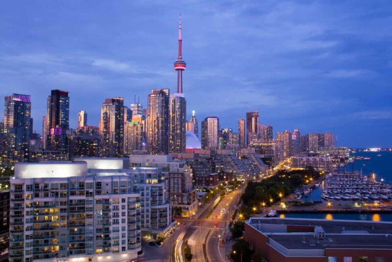 Toronto to Niagara Falls: 4 or more guests Private VIP Tour - A Closer Look at the Tour Experience
