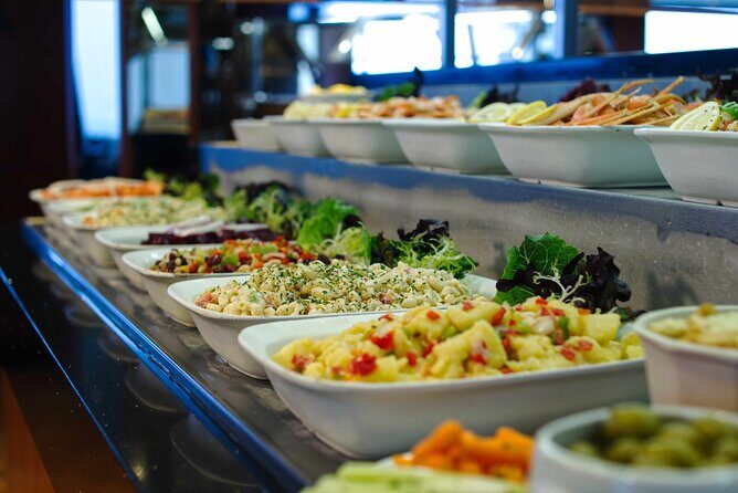 Toronto to Niagara Falls Day Tour with Boat Cruise and Lunch - How Do Reviews Reflect the Experience?