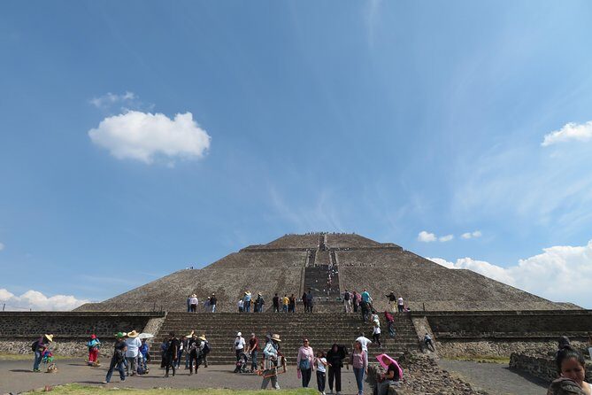 Tour Basilica de Guadalupe and Pyramids of Teotihuacan - A Closer Look at the Itinerary