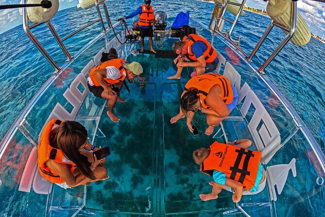 Tour Isla Mujeres excursion in Collective Transparent Boat - An Overview of the Tour Experience