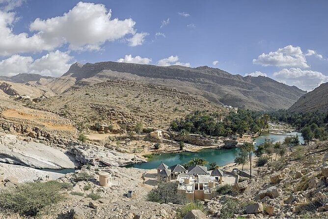 Tour Jawahir 2 Days-1 Night In Wahiba Sands, Oman Tours Package - Venturing Into the Desert: Wahiba Sands