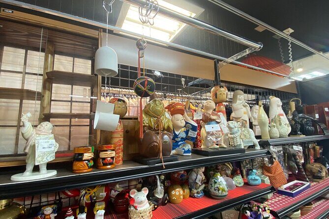 Tour of antique shops, cultural stores known only to the locals - An In-Depth Look at the Tour Experience