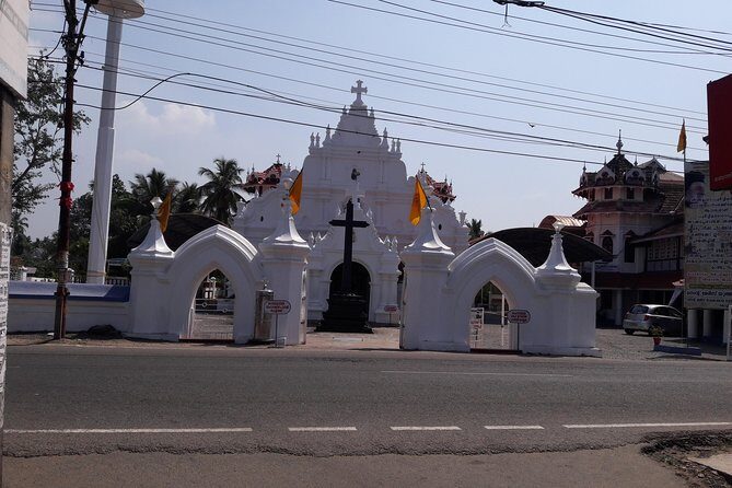 Tour of Kochi with Lunch: Kathakali and Dinner With Evening Tour. - FAQs