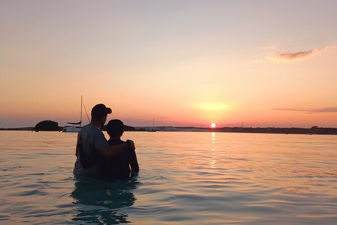 Tour of the Lagoon of Bacalar on pontoon -Collective- - Who Would Love This Tour?