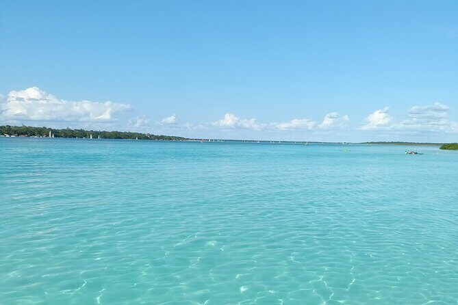 Tour of the Lagoon of Bacalar on pontoon -Collective- - FAQ