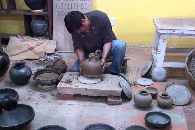 Tour to Monte Alban, Arrazola and San Bartolo - Artisans in Arrazola: The World of Alebrijes