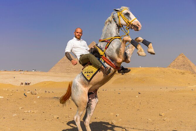 Tour to the Pyramids with Professional Photographer from Hurghada - Authentic Experiences and Practical Tips
