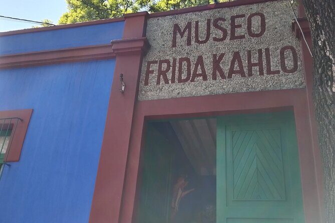 Tour to Xochimilco and Coyoacan and Frida Khalo - Authenticity & Atmosphere