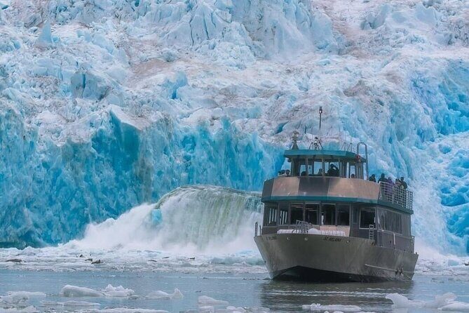 Tracy Arm Fjord and Glacier Explorer from Juneau - A Detailed Look at the Tracy Arm Fjord and Glacier Explorer Experience
