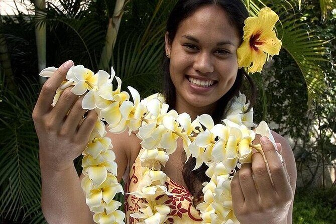 Traditional Airport Lei Greeting on Kona Hawai'i - Who Will Love This Experience?