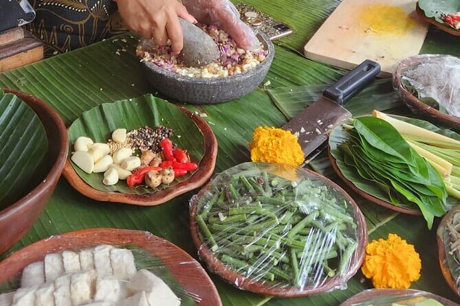 Traditional Balinese Cooking Class with Tanah Lot Temple Tour - A Closer Look at the Tour Itinerary