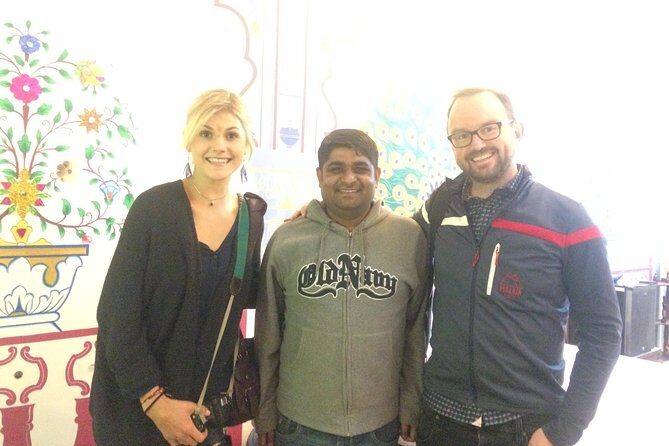 Traditional Dinner with Indian Family in Jaipur With Transfers - FAQ