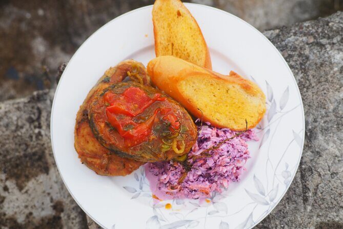 Traditional Grenadian Food at Doreen's Beach Restaurant & Lounge! - Key Points