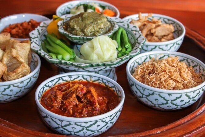 Traditional Khantoke Dinner & Cultural Show Tour in Chiang Mai - What Travelers Say