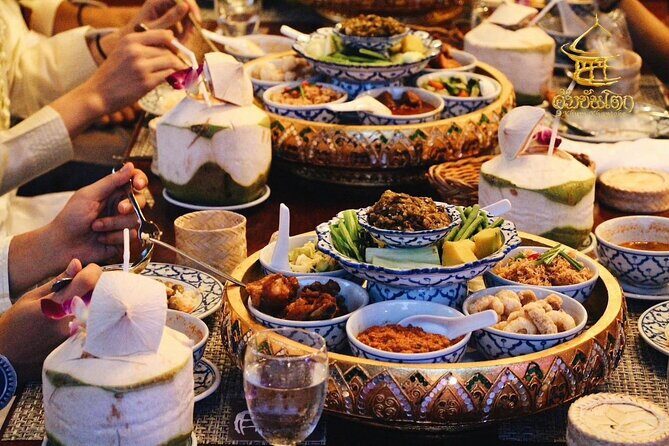 Traditional Khantoke Dinner & Cultural Show Tour in Chiang Mai - Who Will Love This Tour?