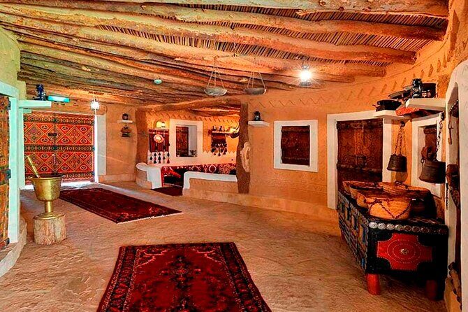 Traditional SAUDI Dinner Experience - A Closer Look at the Traditional Saudi Dinner Experience