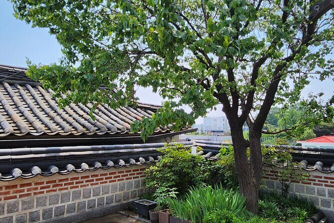 Traditional Seoul Gourmet Tour in Bukchon - Tasting Korean Traditions