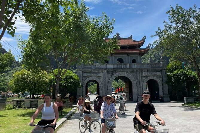 Trang An Cave Boat Trip - Hoa Lu Temple Full Day Tour - The Itinerary: What to Expect