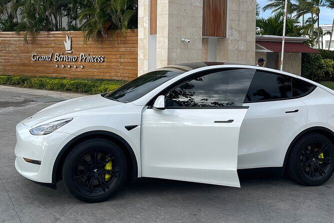 Transfer in Tesla from SDQ Airport to Santo Domingo - Introducing the Tesla Airport Transfer in Santo Domingo
