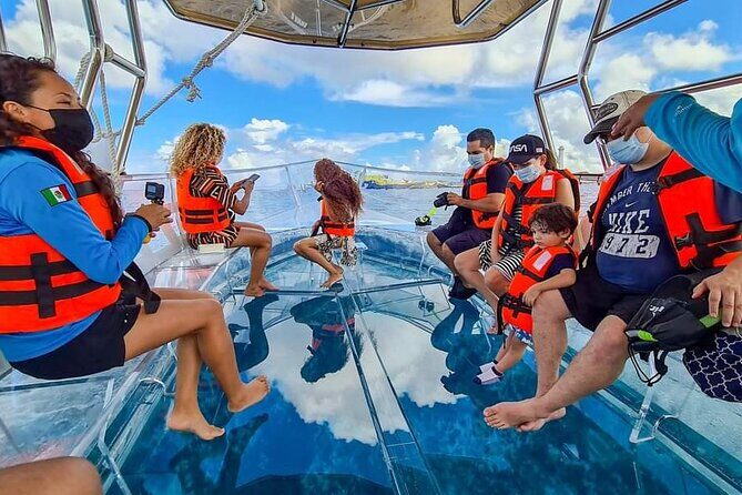 Transparent Boat Tour Cabo San Lucas Arch and Playa del Amor - The Group Experience: Size and Comfort