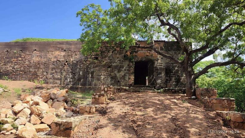 Trincomalee: City Tour with Koneswarm and Crocodile lake - Who Will Love This Tour