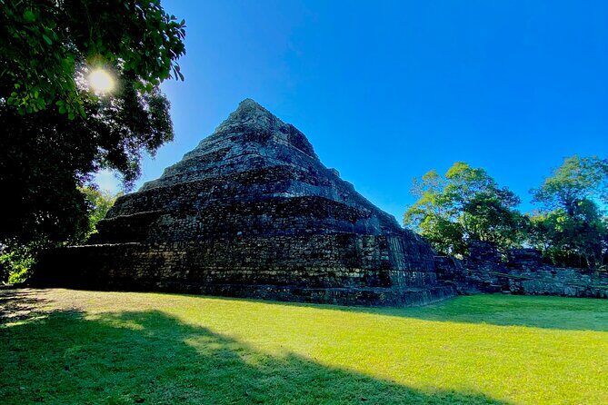 Trip to Mayan Ruins and Caribbean Village with Snorkeling - Exploring the Mayan Ruins of Chacchoben