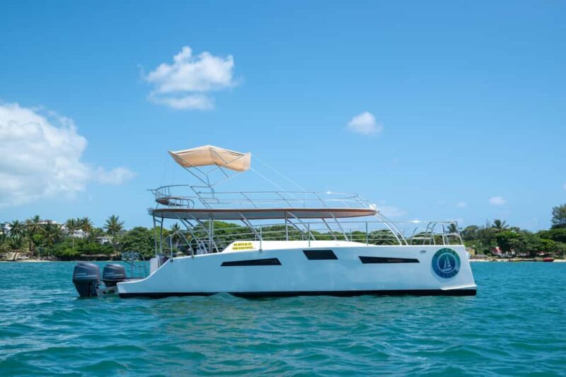 Trou d'Eau Douce: CataSpeed Cruise to Ile aux Cerfs - Starting Point and What to Expect