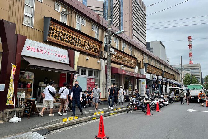 Tsukiji Outer Market Tour with Unlimited Sake Tastings - Key Points
