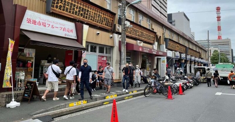 Tsukiji: Outer Market Walking Tour & Sake Tasting Experience - A Closer Look at the Tsukiji Outer Market & Sake Tour
