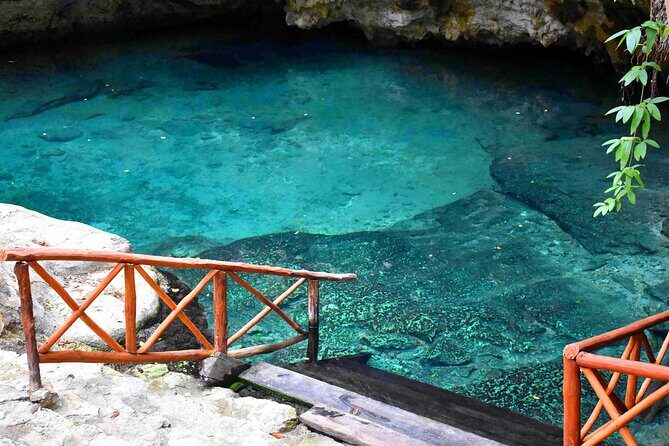 Tulum Ruins 4 Cenotes & Giant Sculpture - The Details of the Tour Experience