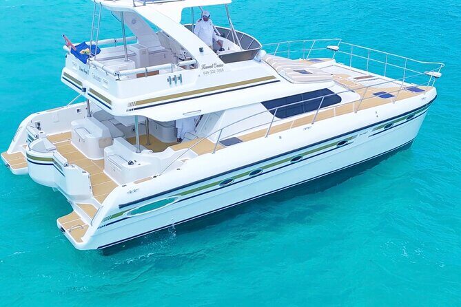 Turks and Caicos Half-Day Luxury Private Yacht Charter - Relaxing on a Secluded Beach