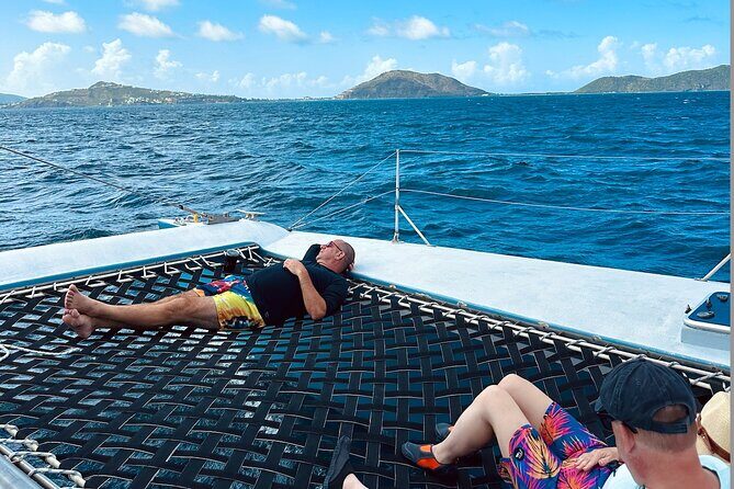 Two islands, One paradise - The Sum Up