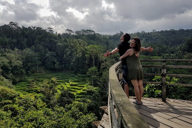 UBUD : Temple and Waterfall All Inclusive Day Tour - Tegenungan Waterfall – A Refreshing Start