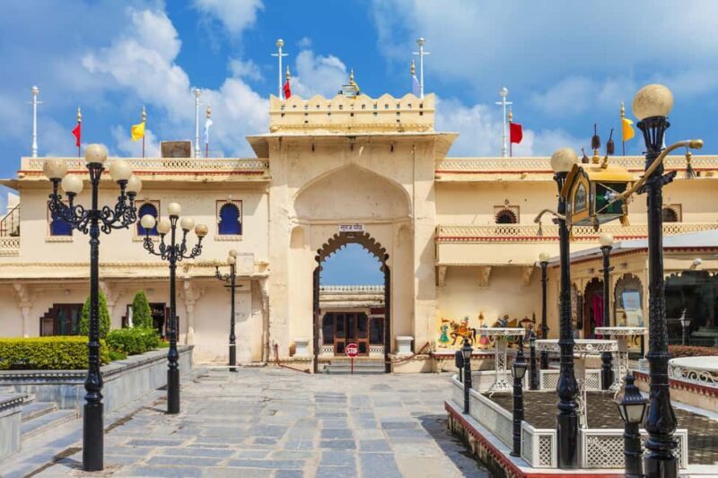 Udaipur: 2-Day Private Tour with Kumbhalgarh and Ranakpur - What You Should Know Before Booking
