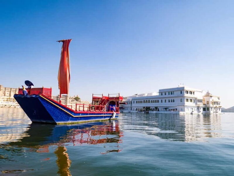 Udaipur: City of Lakes Full-Day Guided Tour - Starting Off: Hotel Pickup and Introduction