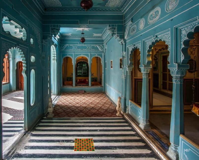 Udaipur: City of Lakes Full-Day Guided Tour - Visiting Jagdish Temple
