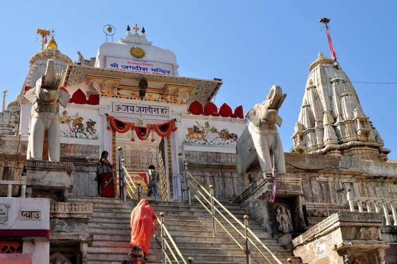 Udaipur: City of Lakes Full-Day Guided Tour - Ahar Cenotaphs and Lakes