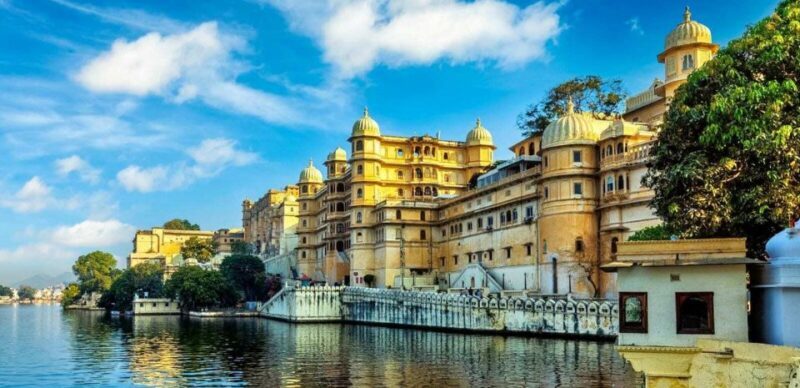 Udaipur: City Palace Museum Tour and Lake Pichola Boat Tour - The Itinerary Breakdown: What to Expect