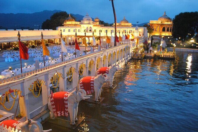 Udaipur: Jag Mandir Island Dinner with Boat Ride transfers - Practical Details and Tips