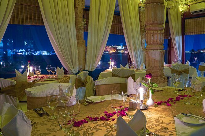 Udaipur: Jag Mandir Island Dinner with Boat Ride transfers - Who Should Consider This Tour?
