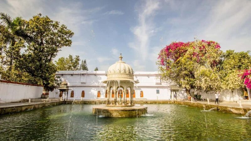 Udaipur: Monsoon Palace & Cultural Walk with Local Food - A Deep Dive Into the Experience