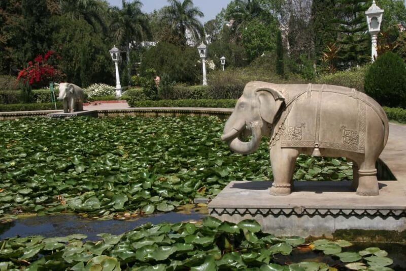 Udaipur: Private Full-Day Sightseeing Tour by Car with Guide - The Itinerary in Detail