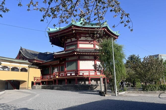 Ueno and Yanaka Culture Art Walking Tour in Old Tokyo - Strolling through Ueno Park
