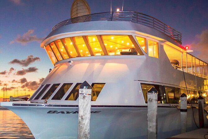 Ultimate Miami Boat Party with Free Open Bar & Live DJ - What to Expect on the Miami Boat Party